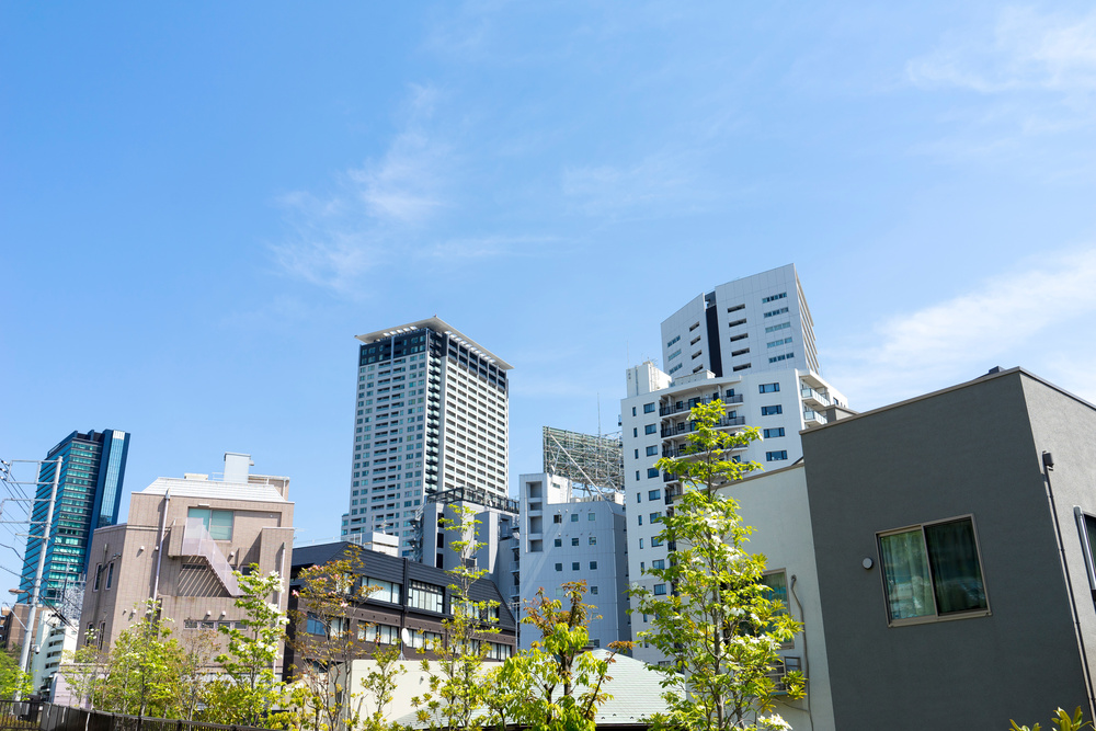 青空と街並み